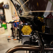 Load image into Gallery viewer, Cali Raised Moto 98-13 Road Glide Billet S1 Pod Front Turn Signal Kit