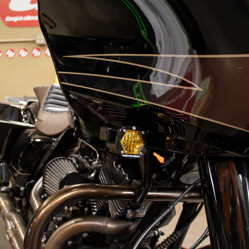 Cali Raised Moto 98-13 Road Glide Billet S1 Pod Front Turn Signal Kit